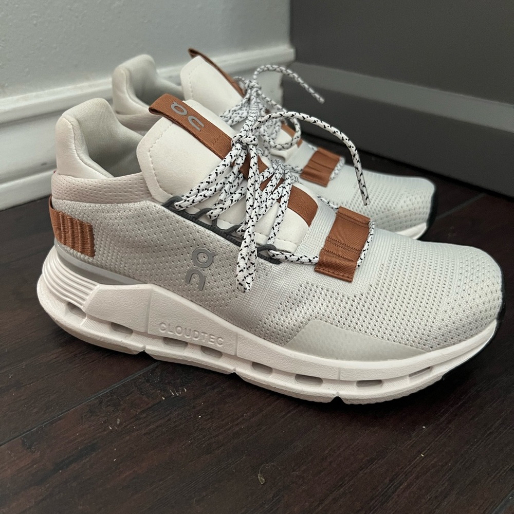 On Cloud Cloudnova Running shoes white pearl size 6
